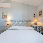 Allegra Panoramica 150 Mt Dal Mare *